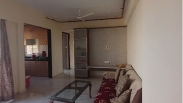 Living Room in 1.5 BHK Apartment at Swastik Park, Chembur – for Rent