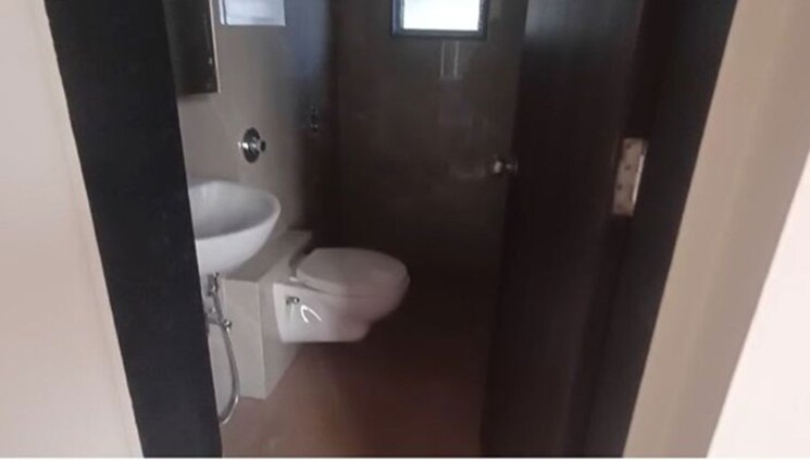 Bathroom, swastik-park 1.5 Bedroom 780 Sq.Ft. Apartment In Chembur Mumbai 9744071