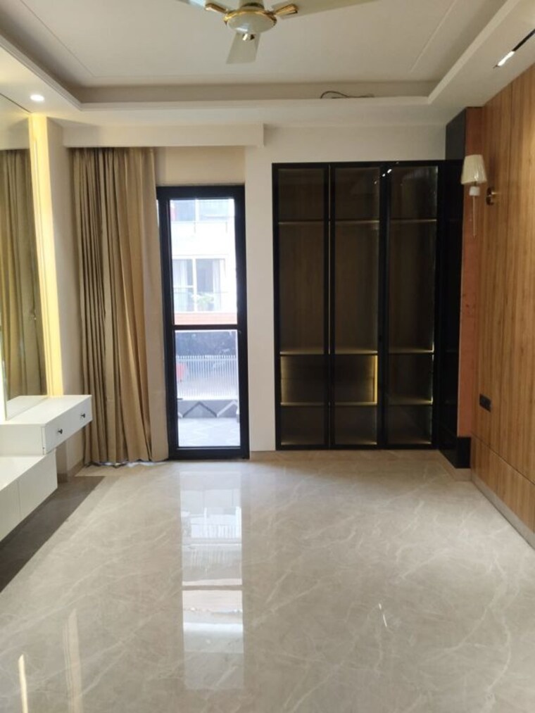 Room, unitech-deerwood-chase 4 Bedroom 350 Sq.Ft. Builder Floor In Nirvana Country Gurgaon 9744103