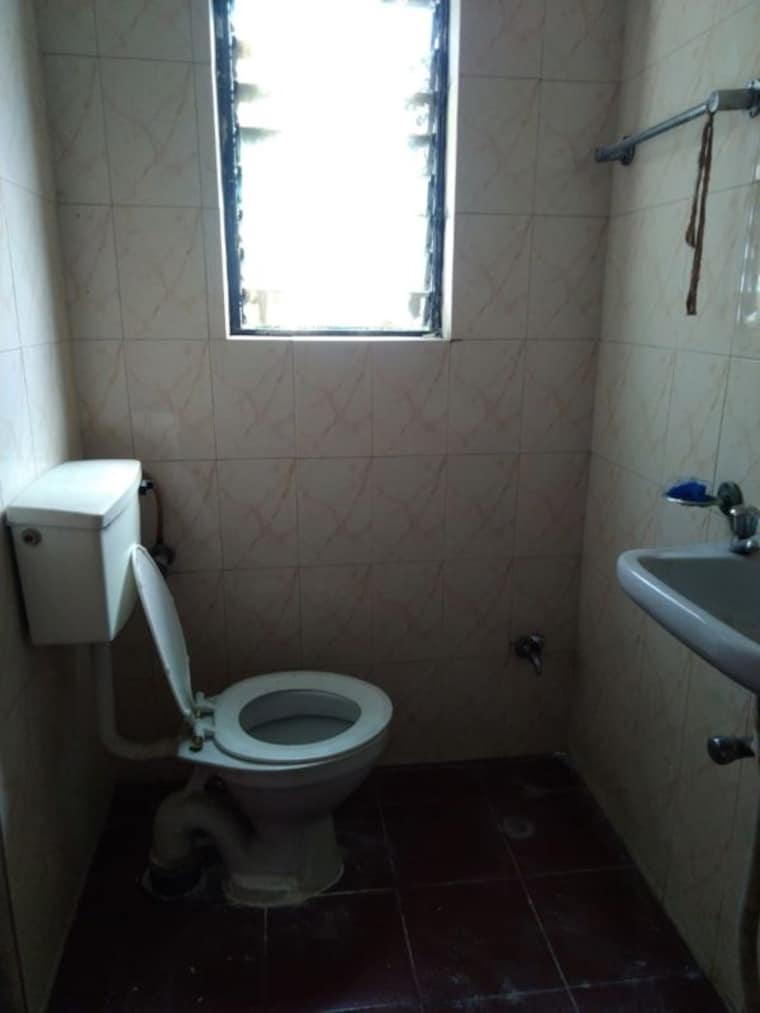 Bathroom, vyas-anudatta-chs 3 Bedroom 1324 Sq.Ft. Apartment In Rambaug Colony Pune 9744050