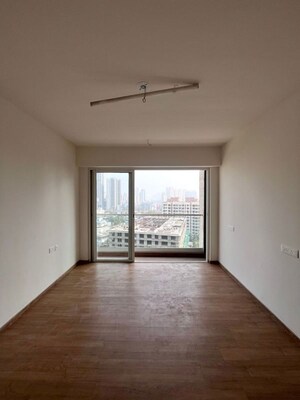 Room in 2 BHK Apartment at Indiabulls One Indiabulls, Pokhran Road No Two – for Rent