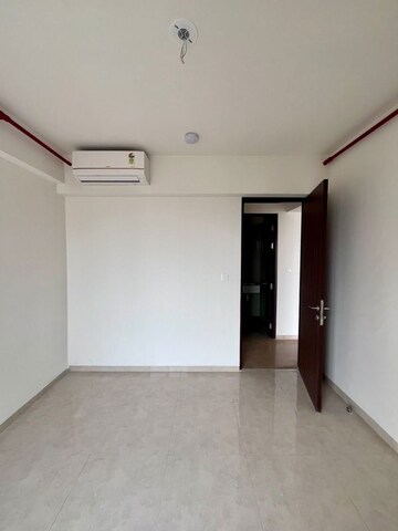Room in 2 BHK Apartment at Indiabulls One Indiabulls, Pokhran Road No Two – for Rent