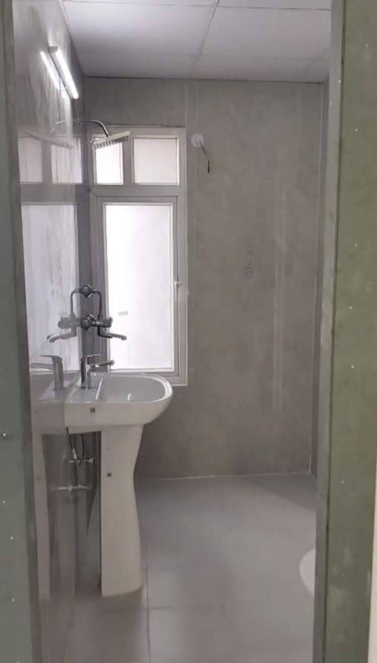 Bathroom, victoryone-amara 2 Bedroom 1050 Sq.Ft. Apartment In Sector 16 Greater Noida Greater Noida 9744137