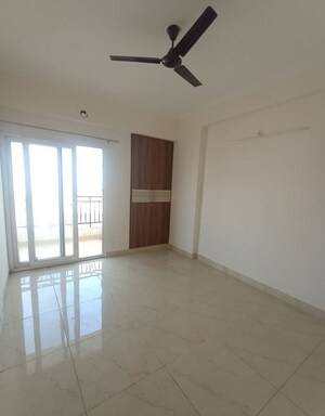 Room in 2 BHK Apartment at Saviour Green Arch, Tech Zone 4 Greater Noida – for Rent