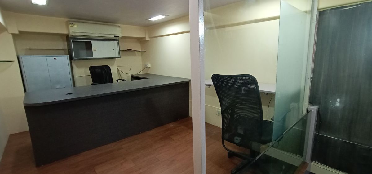 Office Space For Rent in Om Heera Panna Mall
