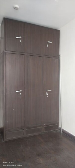 Furnished Amenities in 3 BHK Apartment at Mahagun Mywoods, Sector 16c Greater Noida – for Rent