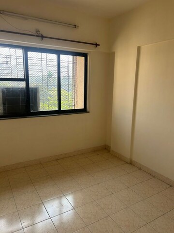 Room in 2 BHK Apartment at Raheja Sunglow, Powai – for Rent