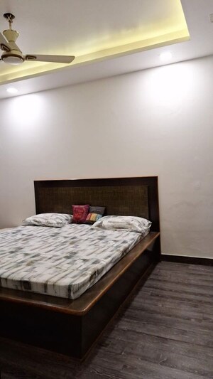 Bedroom in 2 BHK Apartment at Patparganj – for Rent