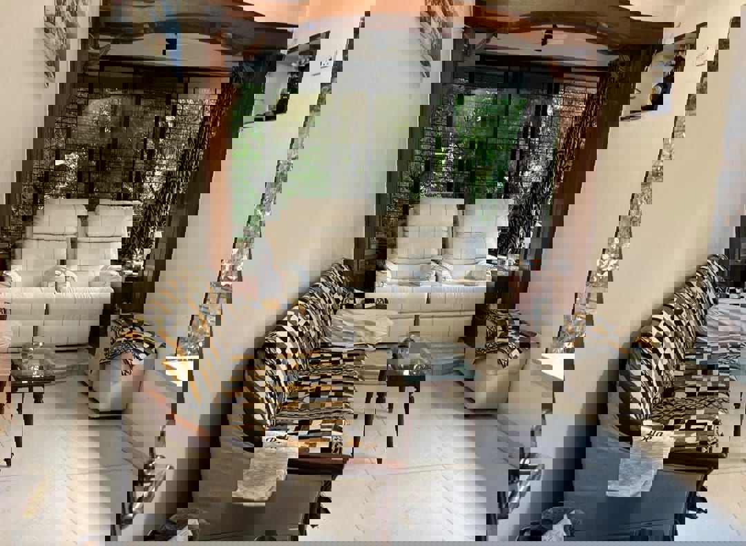 2 BHK + Study Room Apartment For Rent in Grant Road