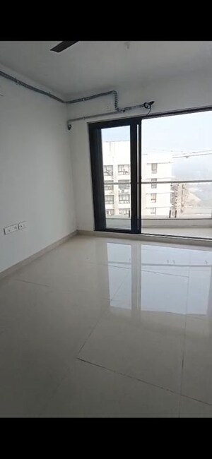 2 BHK Apartment For Rent in Sunteck City Avenue 1, Goregaon West