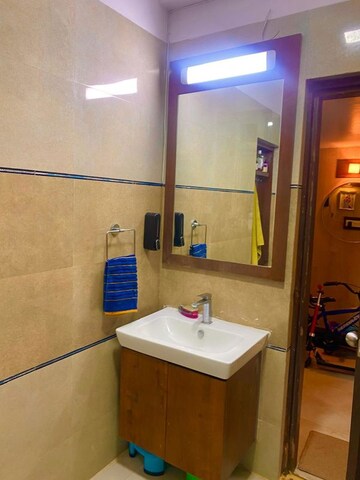 Furnished Amenities in 3 BHK Apartment at Parsvnath Planet, Gomti Nagar – for Rent