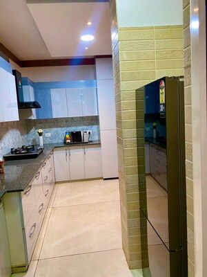 Kitchen in 3 BHK Apartment at Parsvnath Planet, Gomti Nagar – for Rent