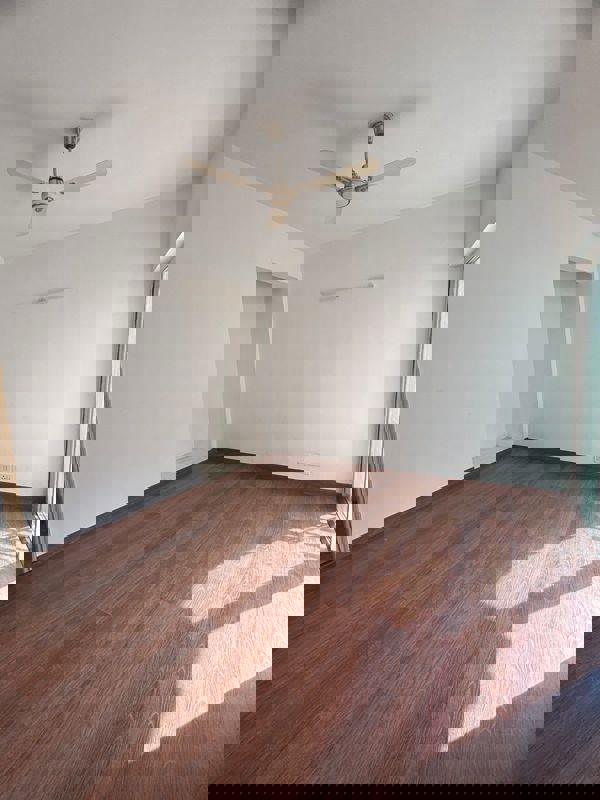 2 BHK Apartment For Sale in Paras Seasons