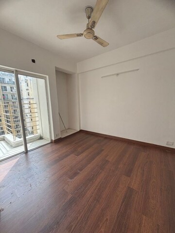 Room in 2 BHK Apartment at Paras Seasons, Sector 168 – for Sale