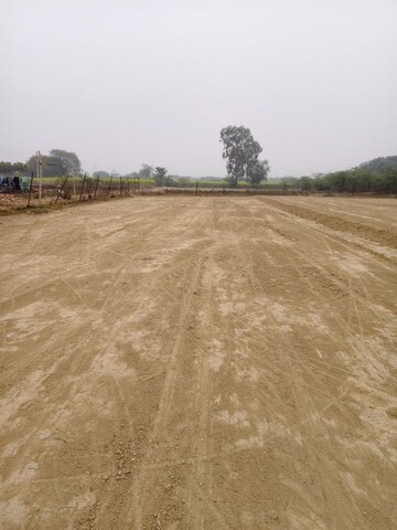  Plot – Exterior View View at Jankipuram Extension - for Sale