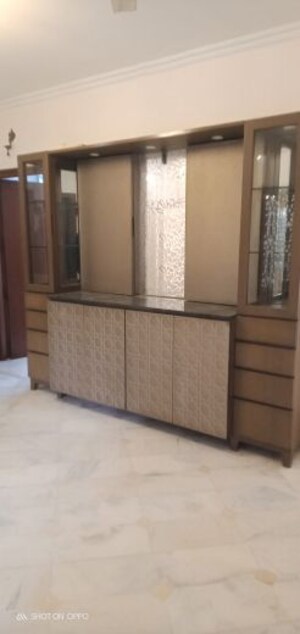 Room in 3 BHK Apartment at Vasant Kunj – for Rent