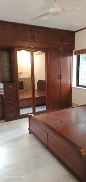 Room in 3 BHK Apartment at Vasant Kunj – for Rent