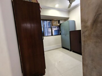 Room in 4 BHK Apartment at Shubham Sri Kalpana Padma Tower, Chembur – for Rent