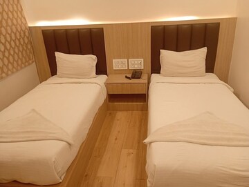 Kitchen in  Showroom at Bommanahalli – for Sale