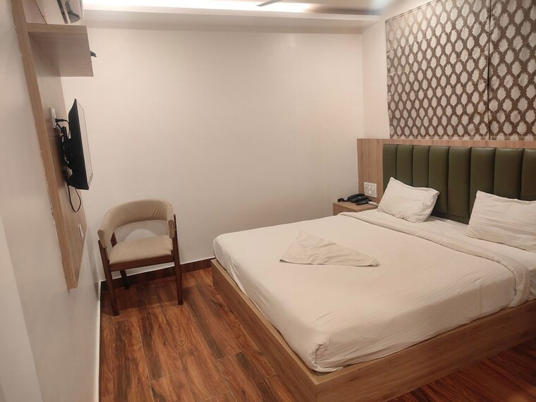 Bedroom, bommanahalli Commercial Showroom 16500 Sq.Ft. In Bommanahalli Bangalore 9744241