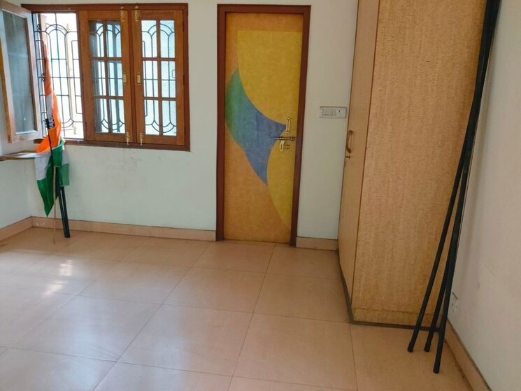 Room, gomti nagar 3 Bedroom 1750 Sq.Ft. Apartment In Gomti Nagar Lucknow 9744276