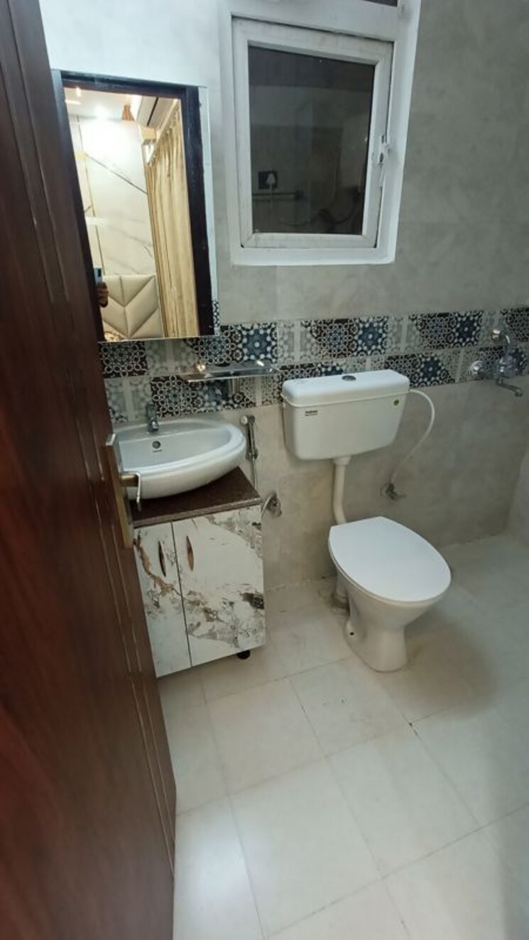 Bathroom, signature-global-prime 2 Bedroom 1050 Sq.Ft. Apartment In Sector 63a Gurgaon 9744277