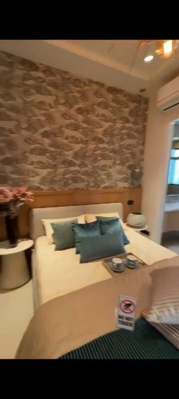 Living Room in 3 BHK Builder Floor at BPTP Amstoria, Sector 102 – for Sale