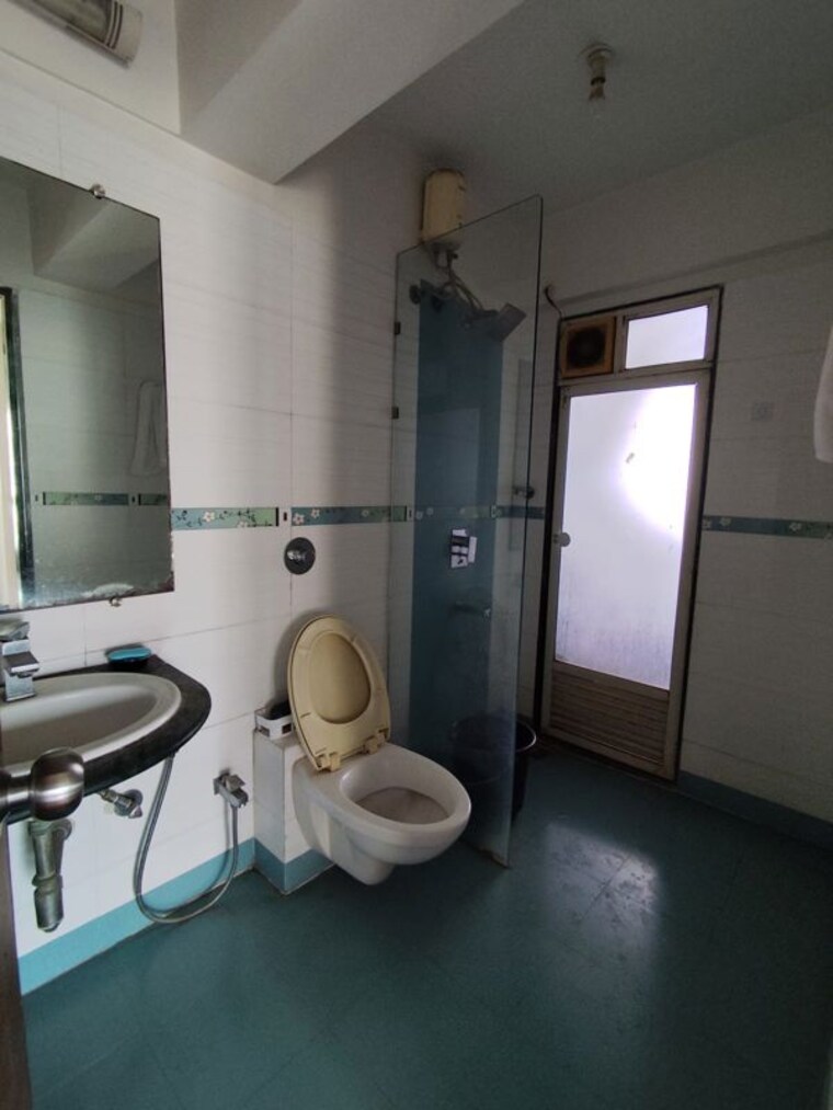 Bathroom, nahar-amrit-shakti 2 Bedroom 1150 Sq.Ft. Apartment In Chandivali Mumbai 9744287