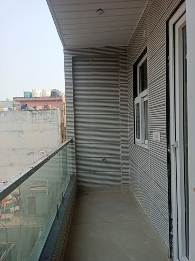 Balcony, baba colony 3 Bedroom 1035 Sq.Ft. Builder Floor In Baba Colony Delhi 9744286