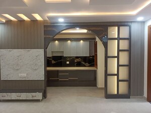 Parking in 3 BHK Builder Floor at Baba Colony – for Sale