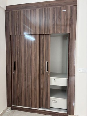 Furnished Amenities in 3.5 BHK Builder Floor at Smart World Gems, Sector 89 – for Rent