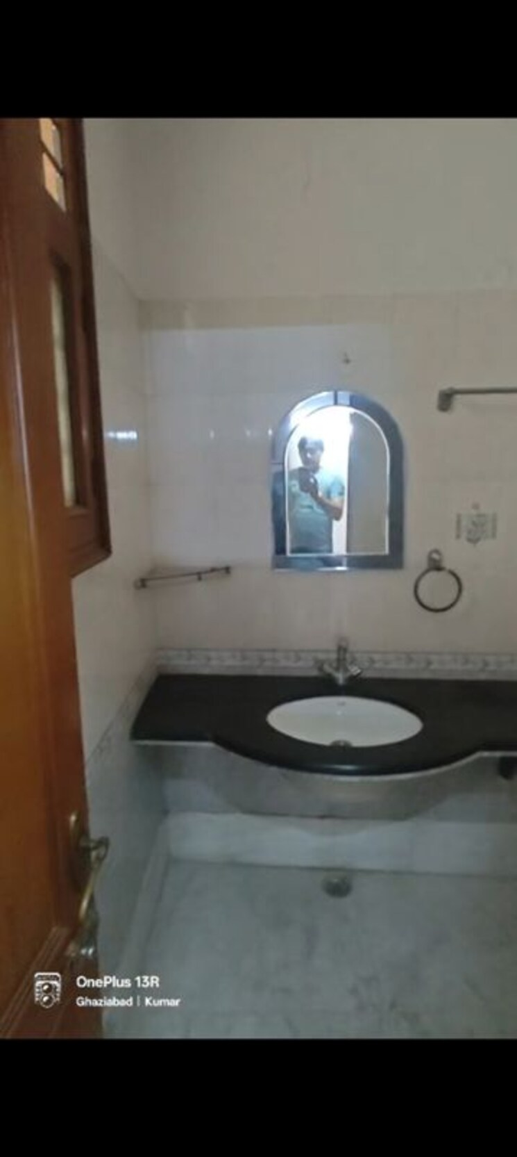 Bathroom, ansal-garden-enclave 3 Bedroom 240 Sq.Yd. Builder Floor In Govindpuram Ghaziabad 9744337