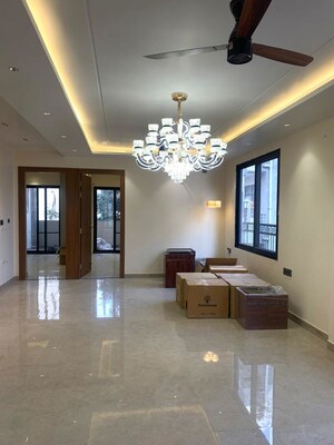 Room in 4 BHK Builder Floor at Empire Floors, Sector 57 – for Sale