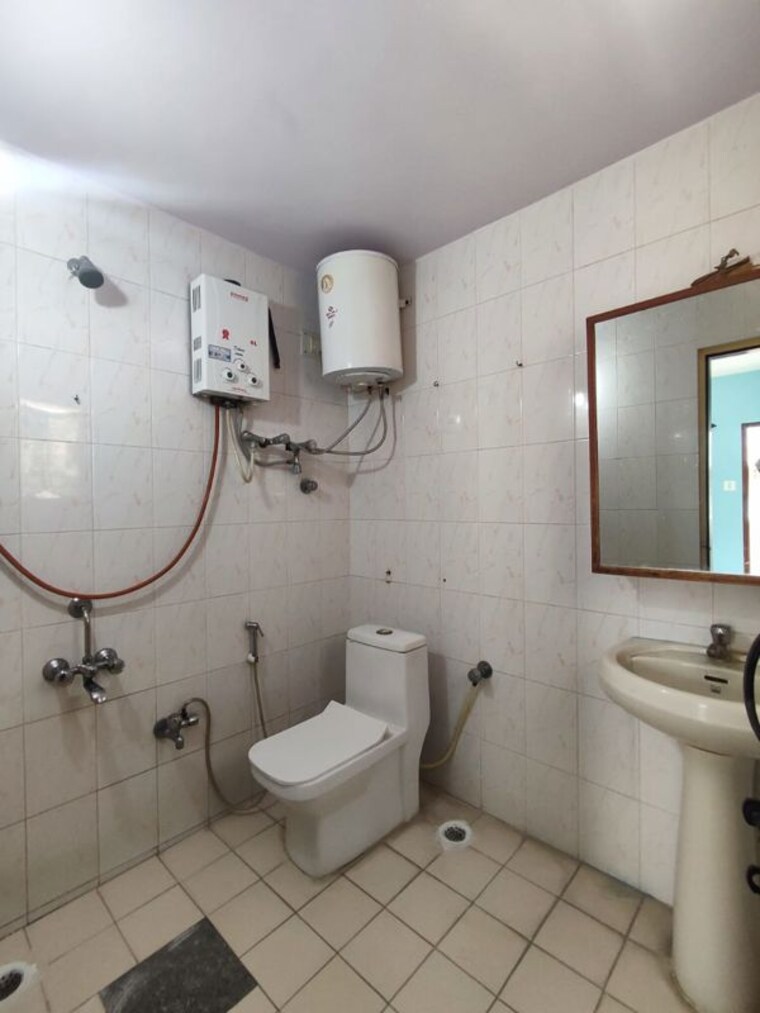 Bathroom, srinivasam-residency 2 Bedroom 950 Sq.Ft. Apartment In Btm Layout Bangalore 9744380