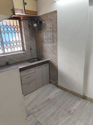 2 BHK Apartment For Rent in Vile Parle East