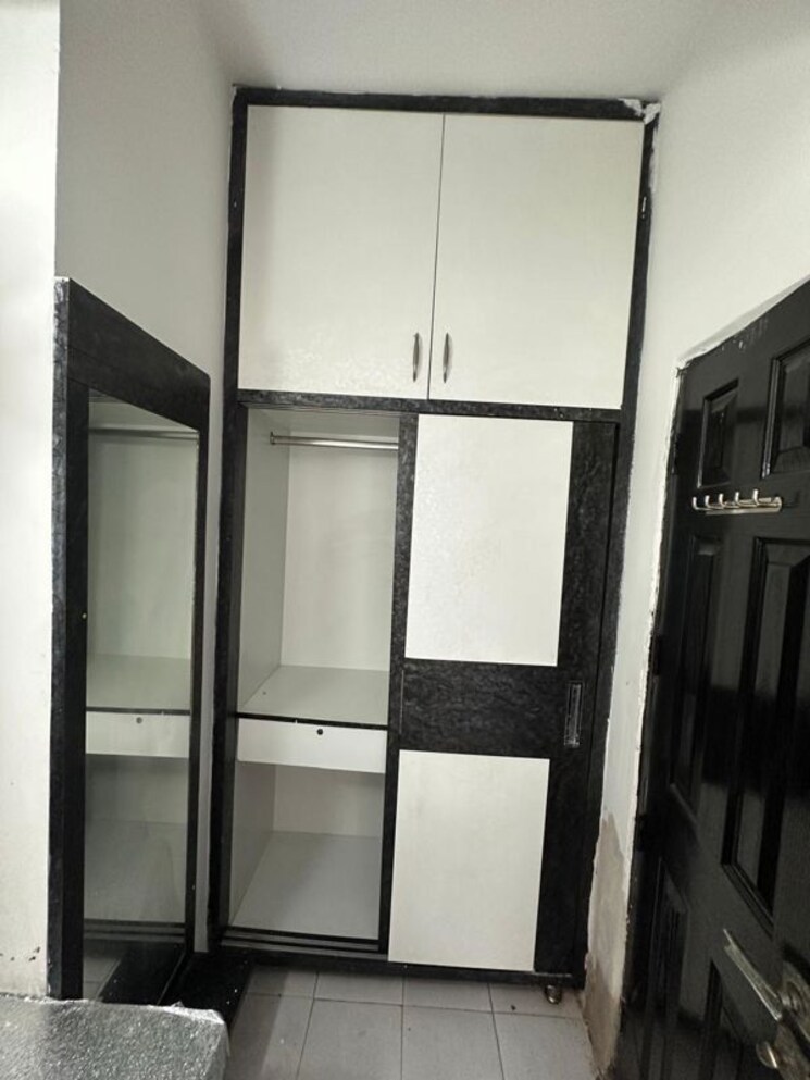 Room, vip road 3 Bedroom 2020 Sq.Ft. Villa In Vip Road Raipur 9744453