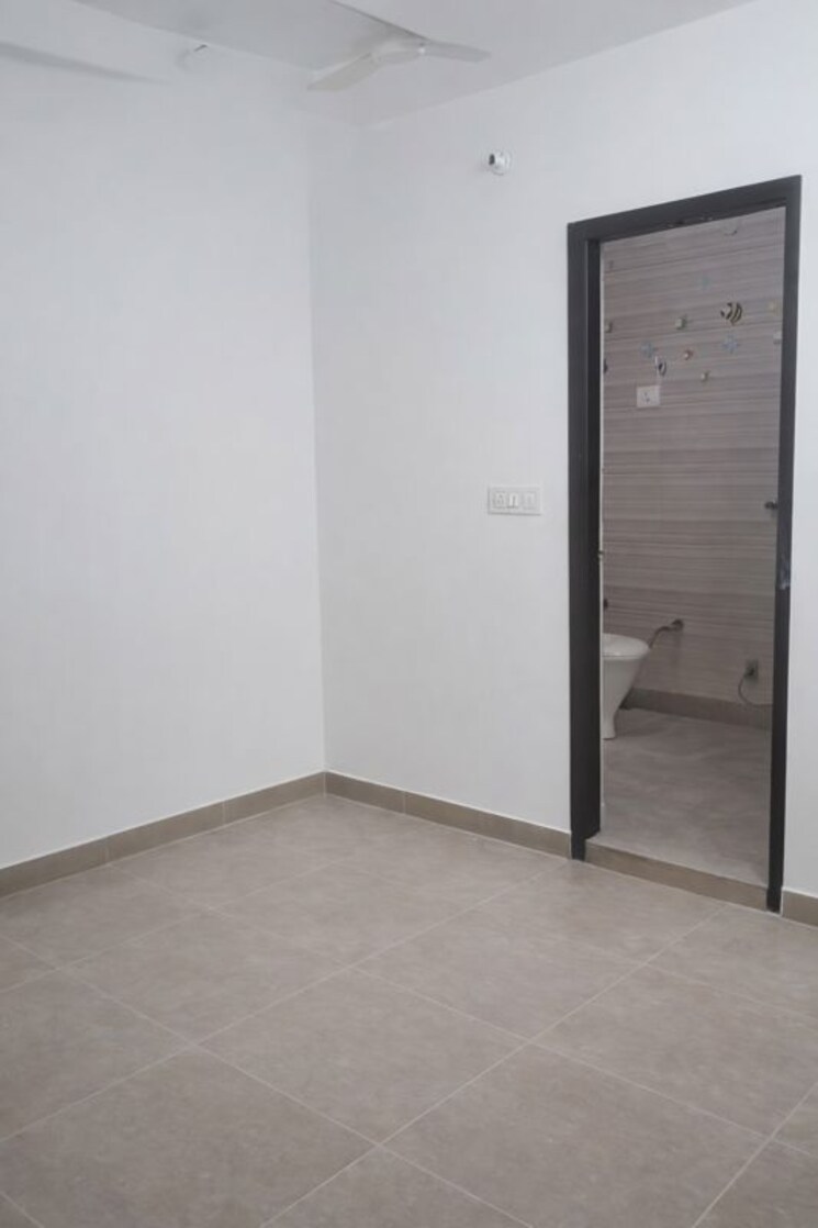 Room, uttam nagar 3 Bedroom 75 Sq.Yd. Builder Floor In Uttam Nagar Delhi 9730428