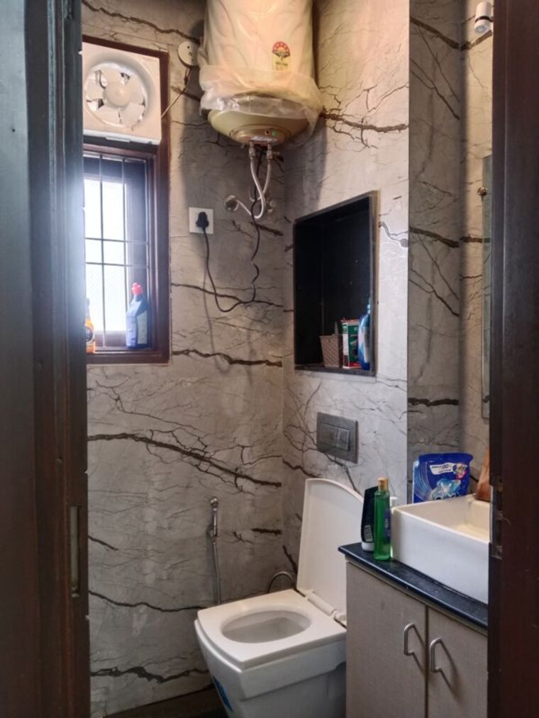 Bathroom, malviya nagar 2 Bedroom 600 Sq.Ft. Builder Floor In Malviya Nagar Delhi 9744506