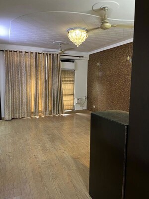 Room in 3 BHK Apartment at Karamyogi Apartments, Sector 10a – for Sale