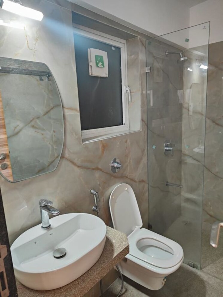 Bathroom, thapar-suburbia 2 Bedroom 884 Sq.Ft. Apartment In Chembur Mumbai 9744634