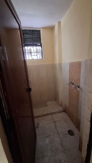 Bathroom in 1.5 BHK Apartment at Sector 10 Greater Noida – for Sale