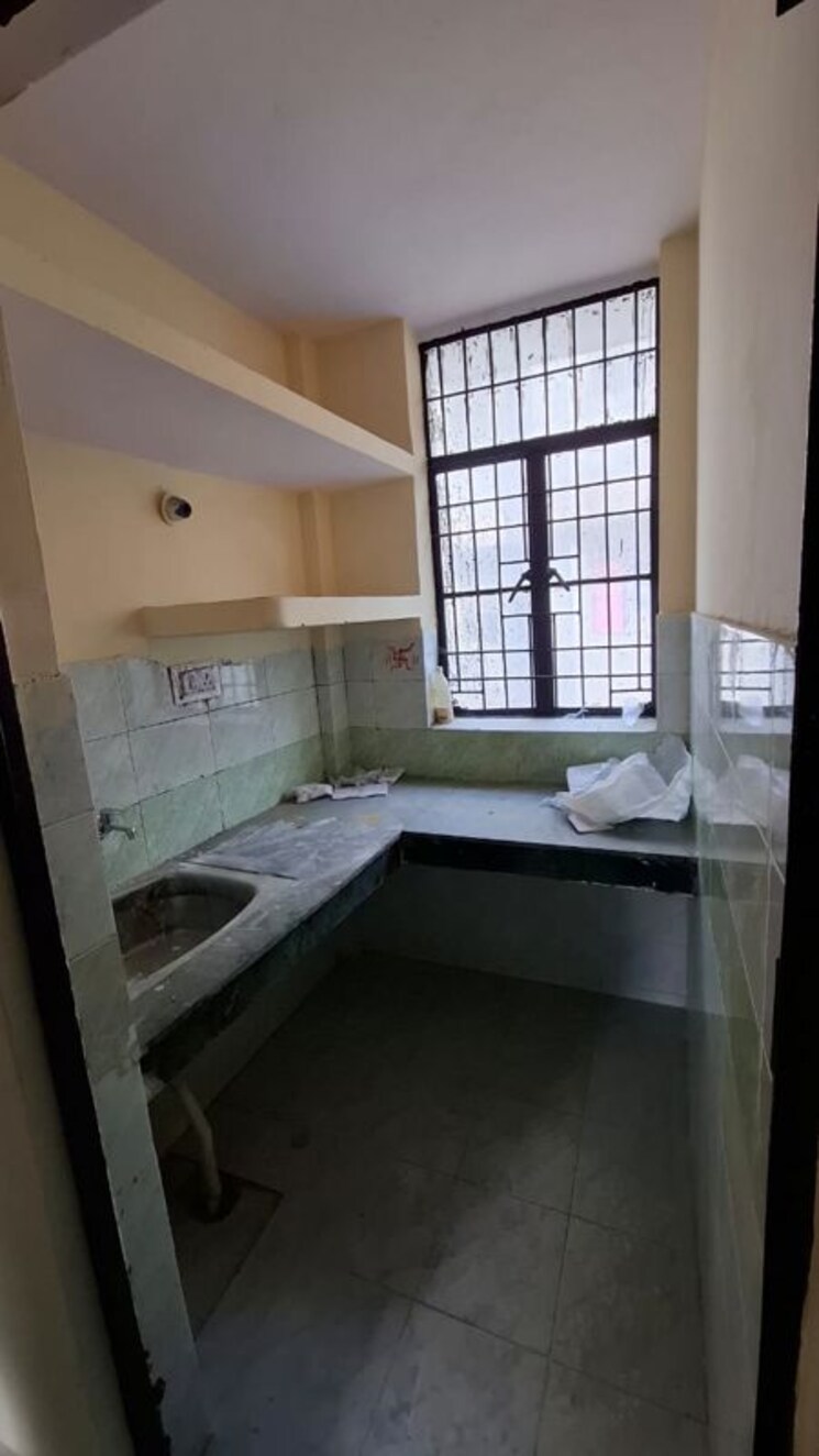 Kitchen, sector 10 greater noida 1.5 Bedroom 30 Sq.Mt. Apartment In Sector 10 Greater Noida Greater Noida 9744797