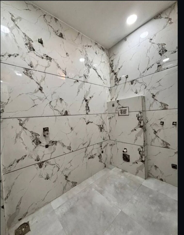 Bathroom, uttam nagar 2.5 Bedroom 458 Sq.Ft. Builder Floor In Uttam Nagar Delhi 9744800