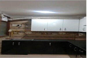 Furnished Amenities in 4 BHK Builder Floor at Vasant Kunj – for Sale