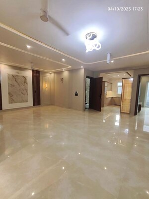 3 BHK Builder Floor For Sale in Sector 9