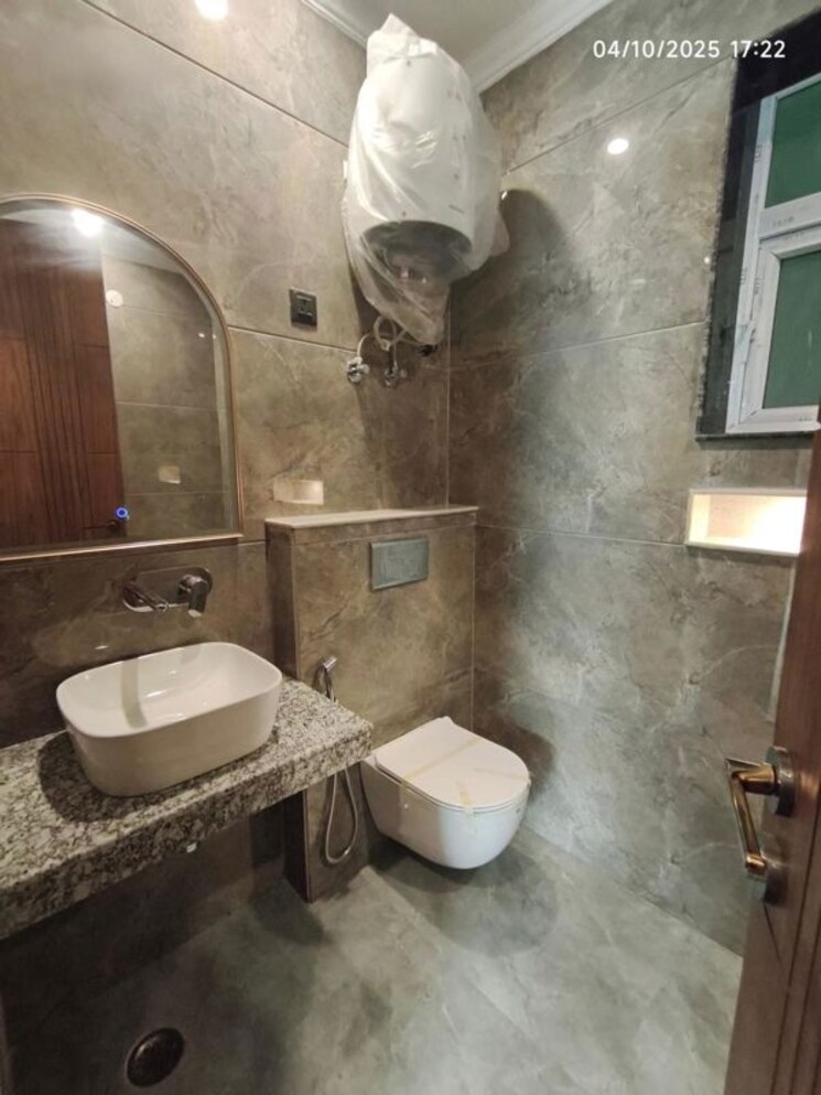 Bathroom, sector 9 3 Bedroom 276 Sq.Yd. Builder Floor In Sector 9 Gurgaon 9744983