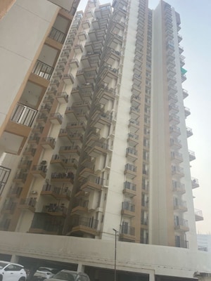3 BHK Apartment For Rent in Amrapali Centurian Park, Amrapali Dream Valley