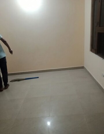 Room in 2 BHK Villa at Aliganj – for Rent