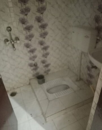 Bathroom in 2 BHK Villa at Aliganj – for Rent