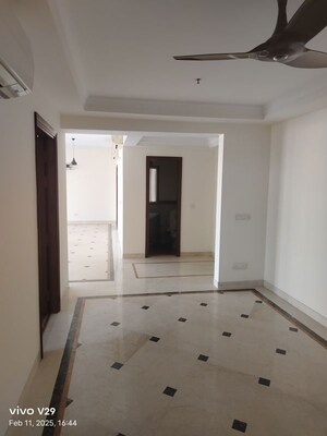 Building Lobby in 5 BHK Apartment at Unitech The World Spa, Sector 30 – for Rent